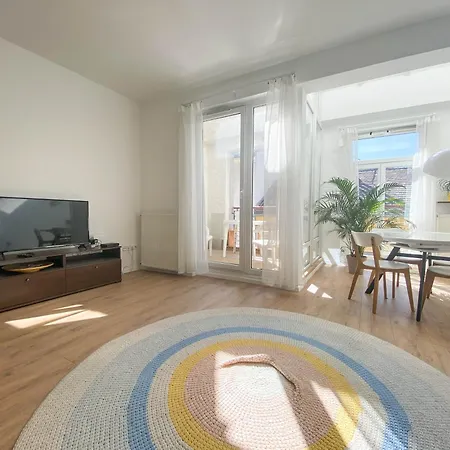 Apartament 2 Bedroom Spacious Flat Near Opera, Andrassy Bld Budapeszt