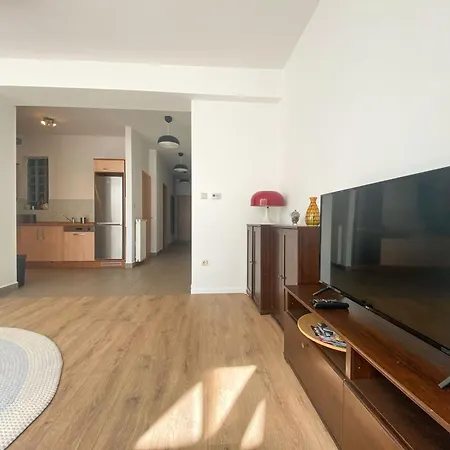 2 Bedroom Spacious Flat Near Opera, Andrassy Bld Apartament *