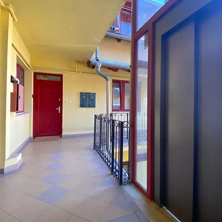 2 Bedroom Spacious Flat Near Opera, Andrassy Bld Budapeszt